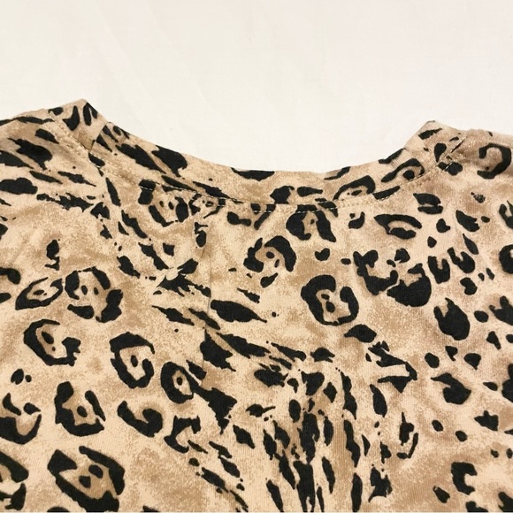 Hollister Leopard Twisted Square Boxy Crop Baby Tee Womens Size Small - Picture 12 of 16
